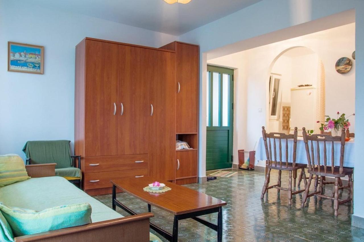 Apartment In Pucisca/Insel Brac 5972 Εξωτερικό φωτογραφία